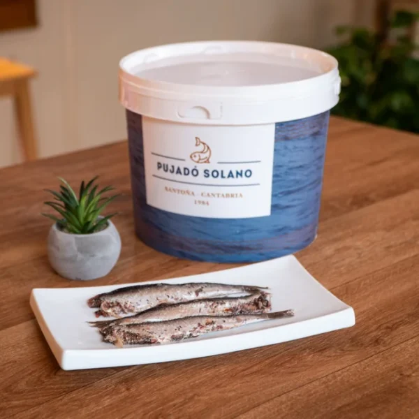 Cubo de 100 Anchoas del Cantábrico en Salazón